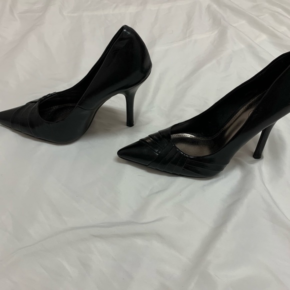 2/$15 NWOT Spring Black Heels - Picture 4 of 7